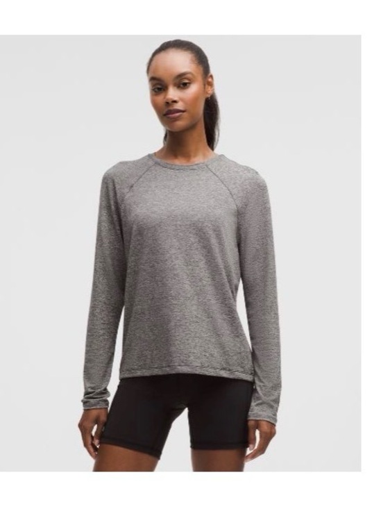 lululemon athletica Tops - Lululemon License to Train Classic Fit Gray Long Sleeve Crewneck Top (size 4)